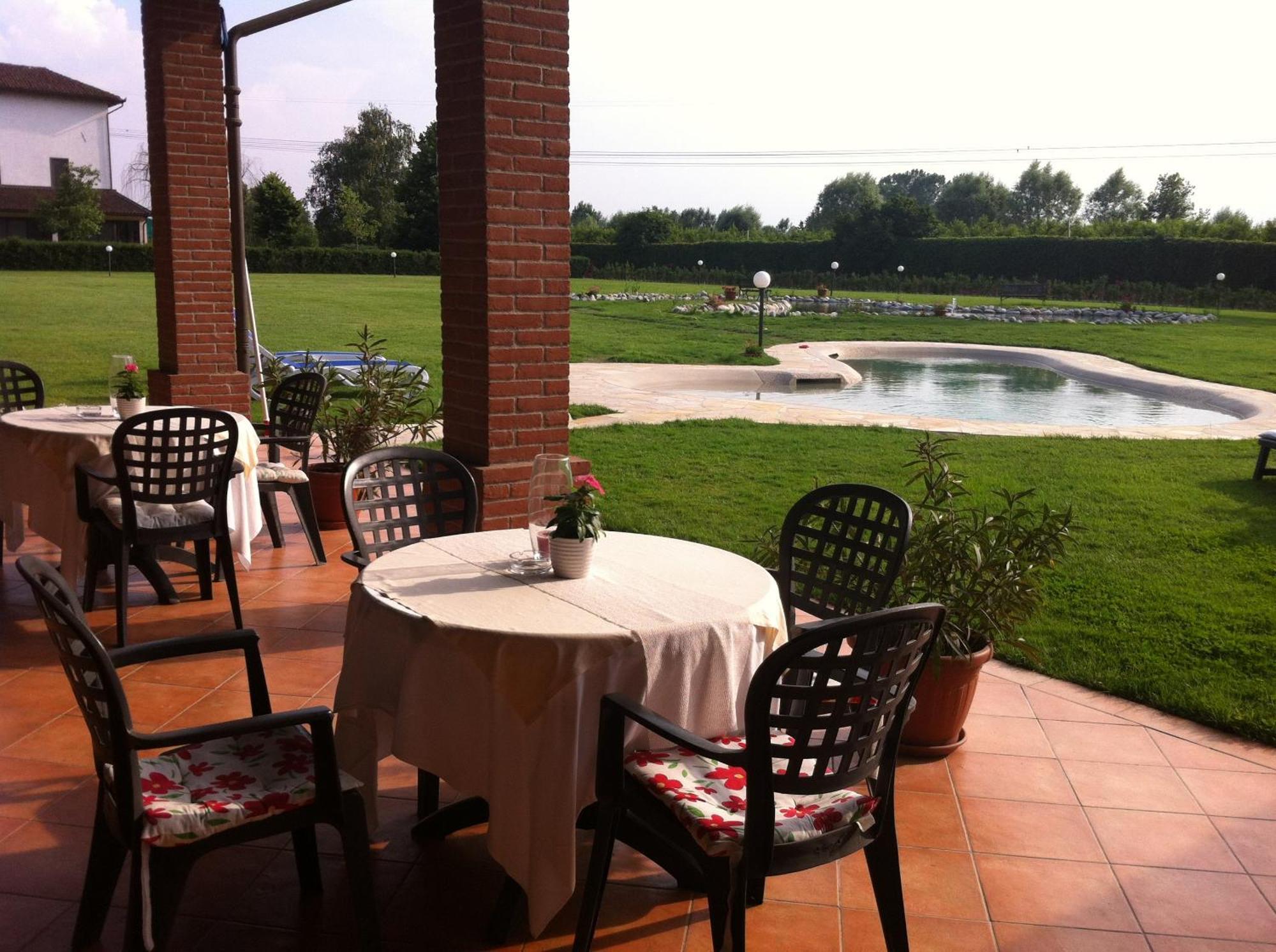 Motel Cosmera Savigliano Exterior foto